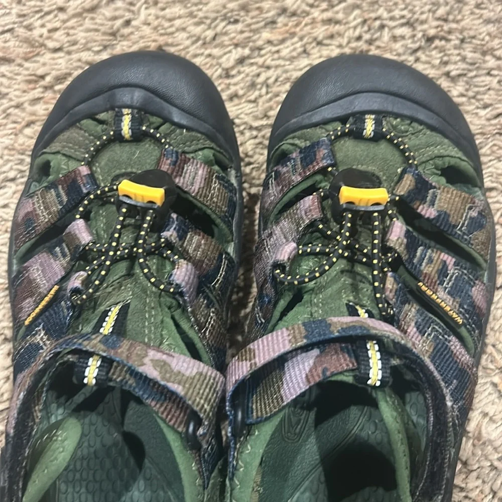 Keen comfortable outdoor